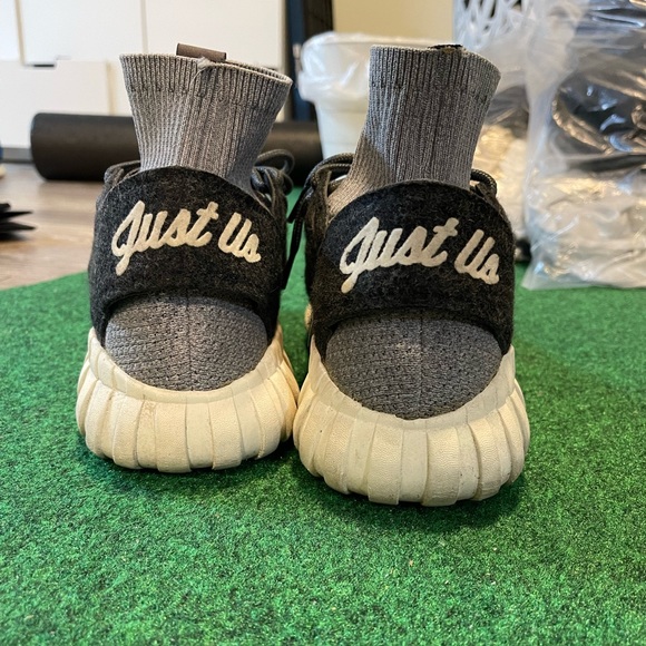 Kith x Adidas size 10 - Picture 7 of 8